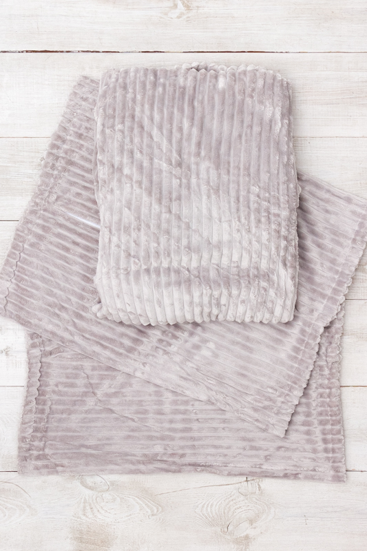 Простирадло на резинці + 2 наволочки